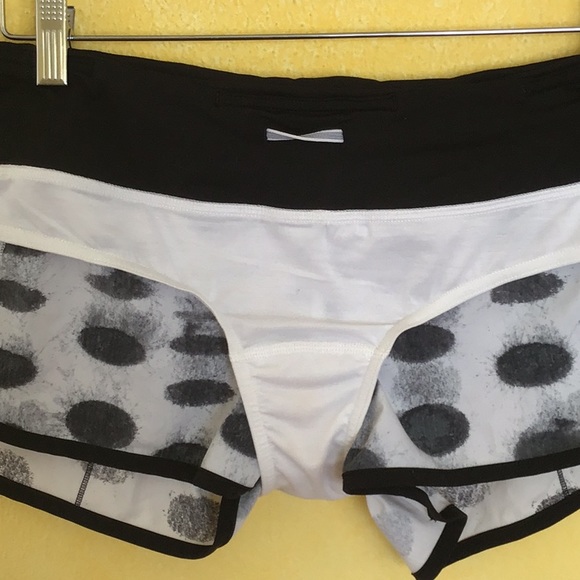 Lululemon Running Shorts Seaside Dots 6 - Picture 10 of 12